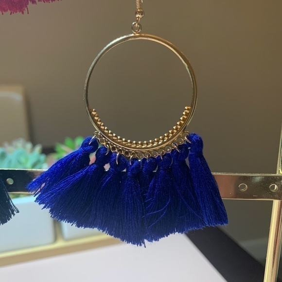 SALE💚 any 3 for $18 💚
 Bohemian Tassel Fan Dangle Earrings Hoops - Picture 4 of 4